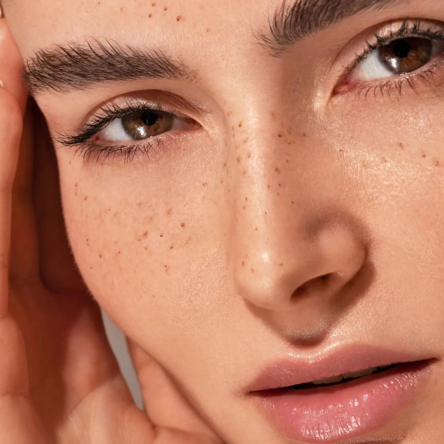 BROWLY Brow Glue