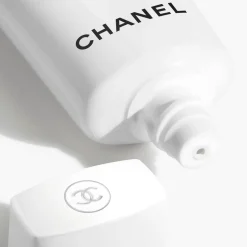 CHANEL Uv Essentiel