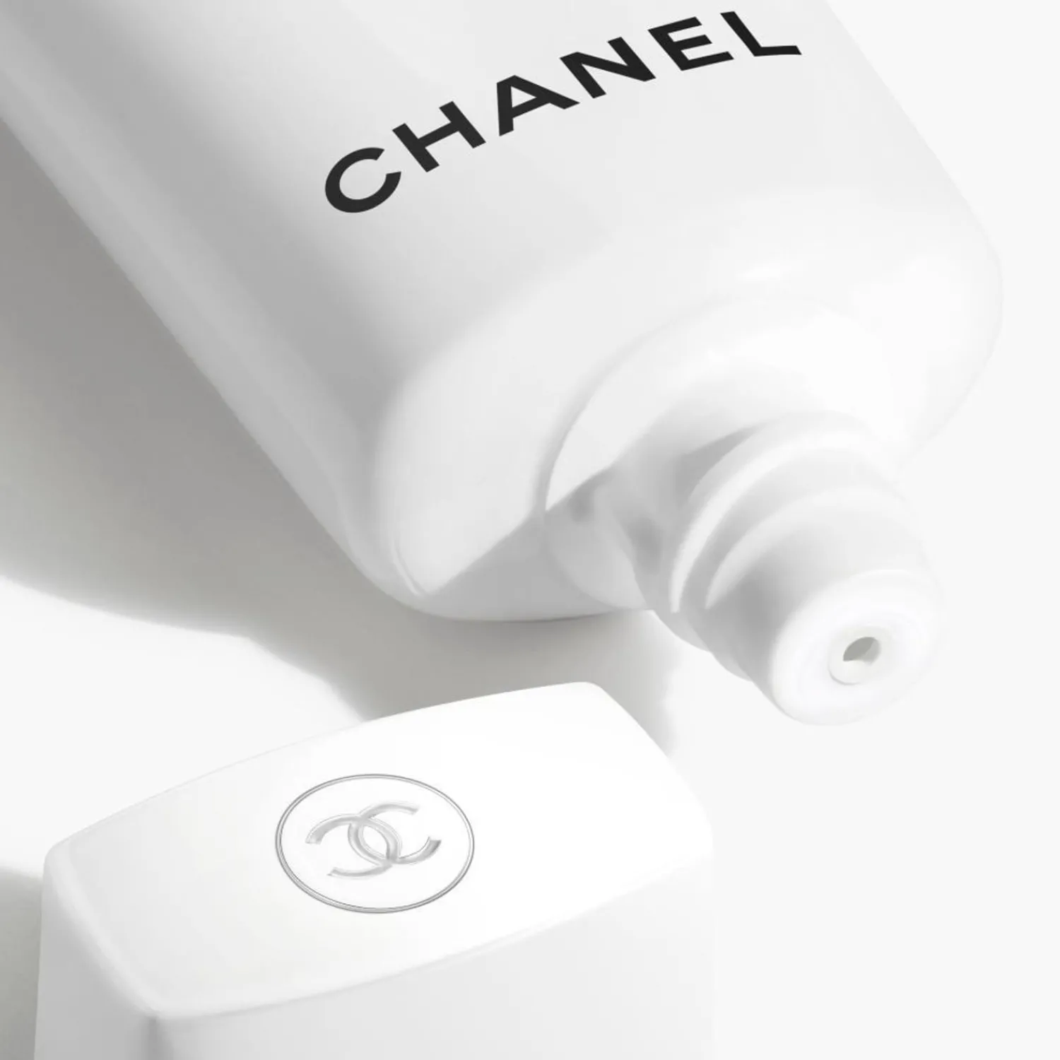 CHANEL Uv Essentiel