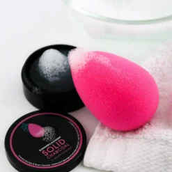 The original beautyblender De Originele Beautyblender Blendercleanser Solid Charcoal