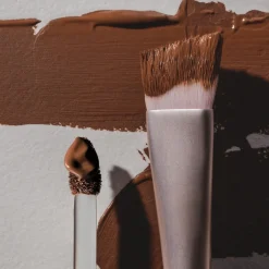 KYLIE COSMETICS Power Pluche Borstel