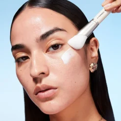 MAC Hyper Real Skincare Serum + Moisturizer-Borstel