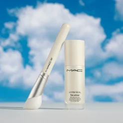 MAC Hyper Real Skincare Serum + Moisturizer-Borstel