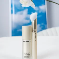 MAC Hyper Real Skincare Serum + Moisturizer-Borstel