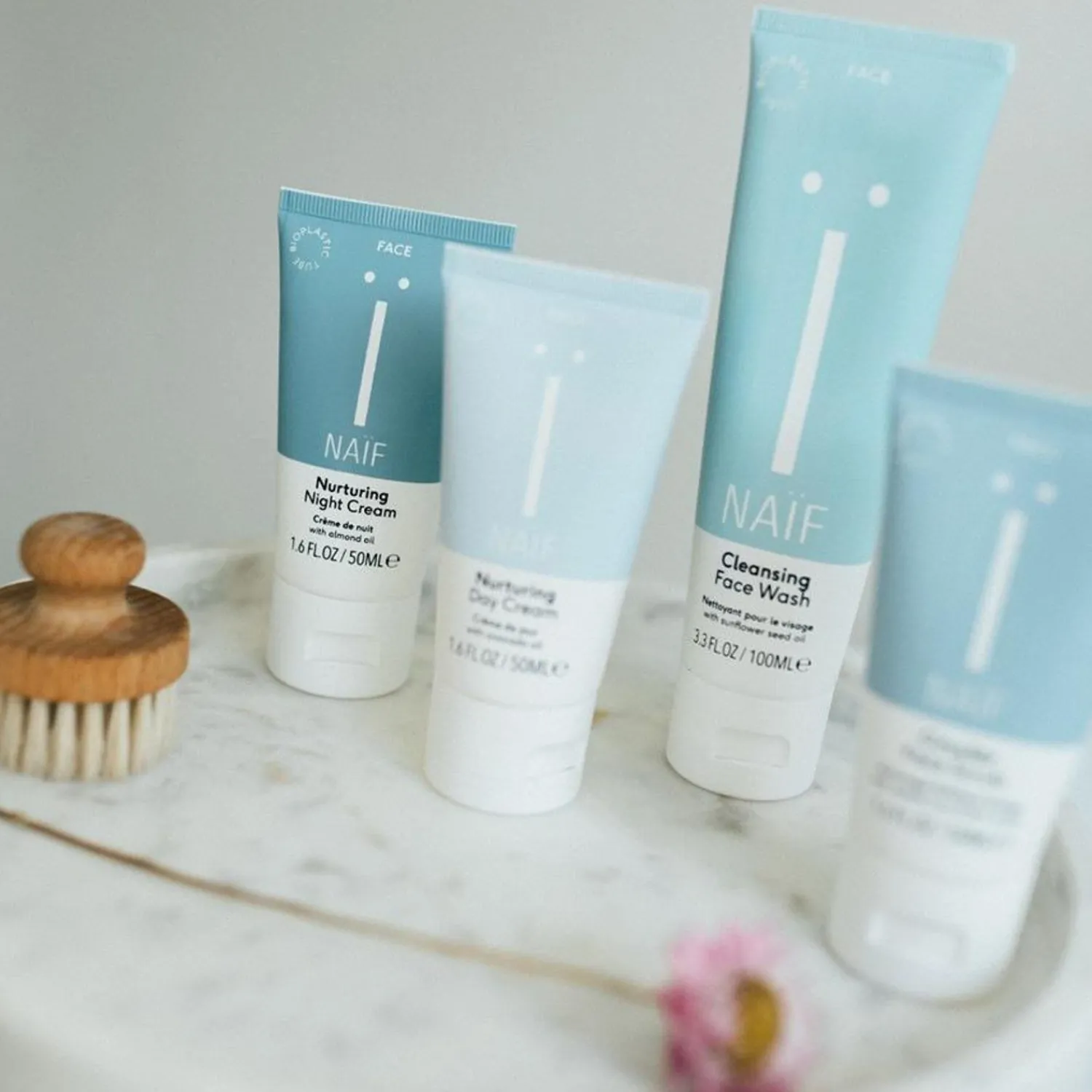 Naif Cleansing Face Wash